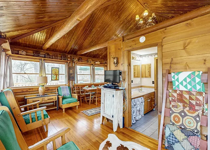 Lake Lucerne - Treehouse Cabin #01