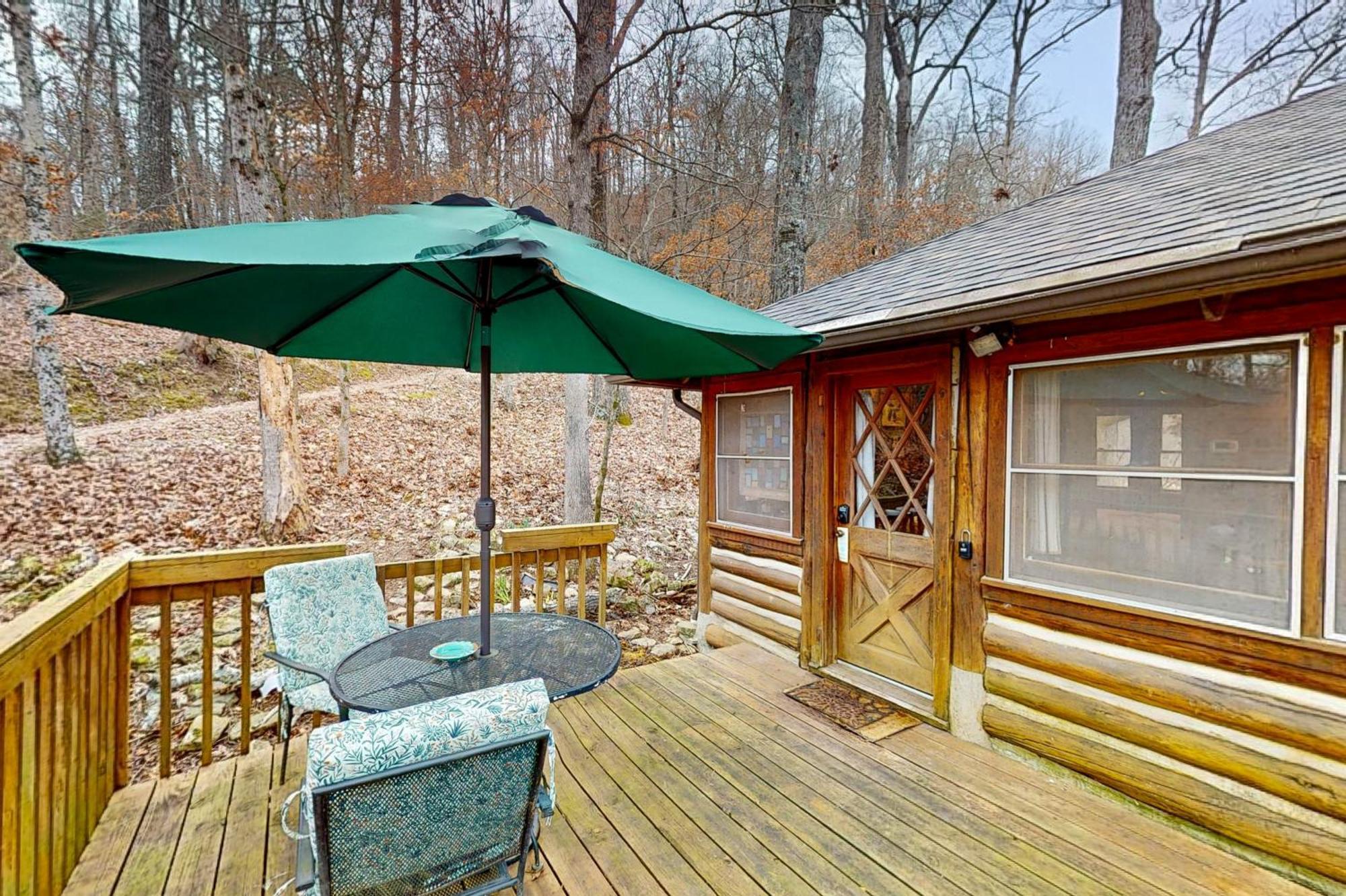 Lucerne - Treehouse #01 * Eureka Springs